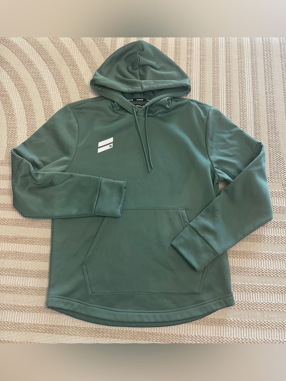 Mens small polyester Hurley hoodie lightweight pit 21 length 27.5
